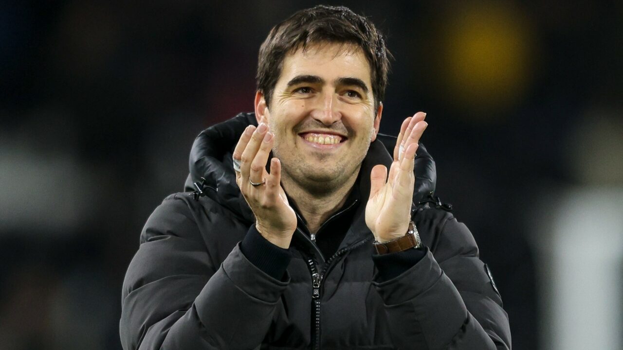 Andoni Iraola apunta al banquillo del Manchester United