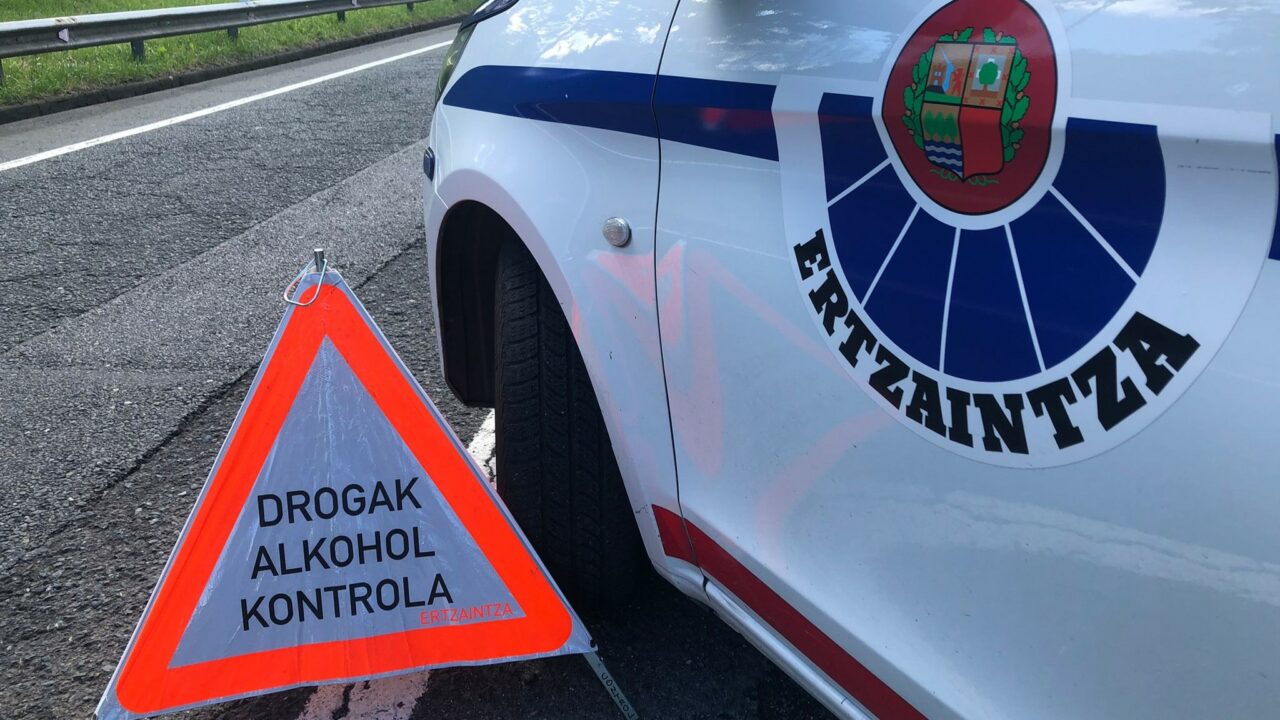 Detenido en Arrankudiaga por conducir sin carné un coche robado en Bilbao