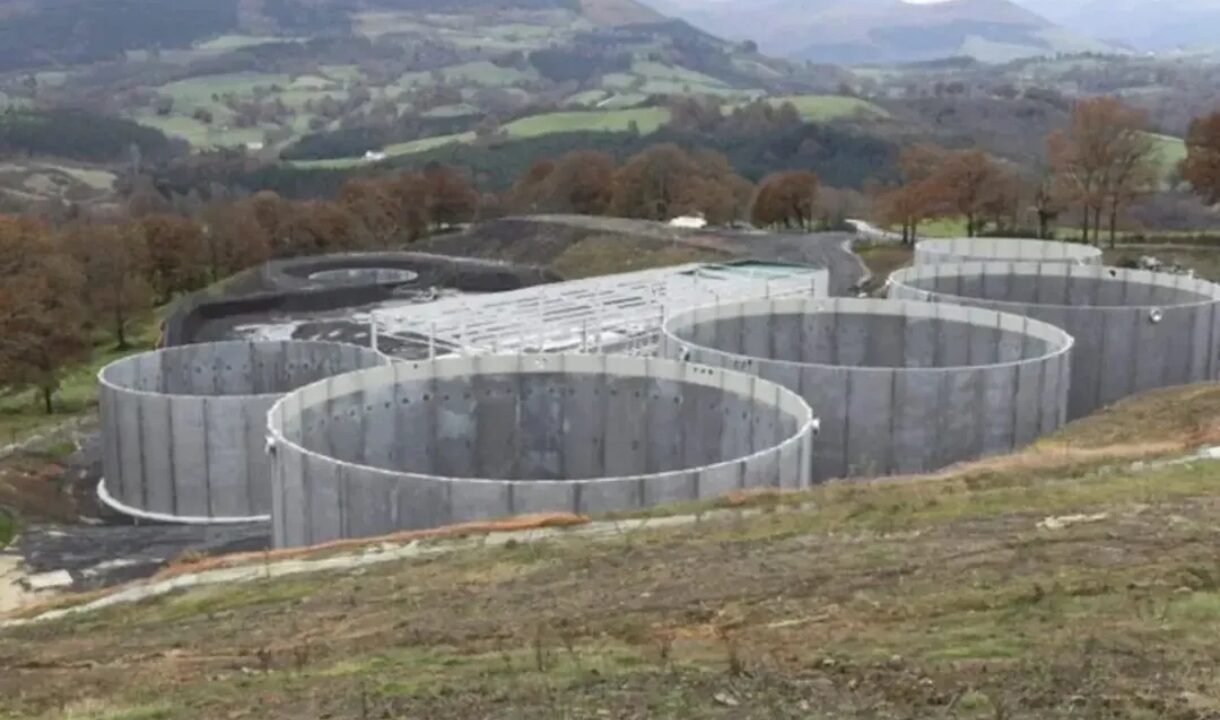 Karrantza inicia las obras de la planta de purines para producir biometano tras más de 15 años de polémica