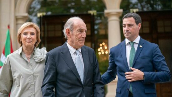 Pradales despide a Garaikoetxea como “arquitecto del autogobierno vasco” y referente de una época