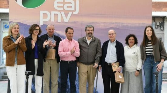 Juan Mari Aburto regresa este viernes a la Alcaldía de Bilbao tras su operación de cadera