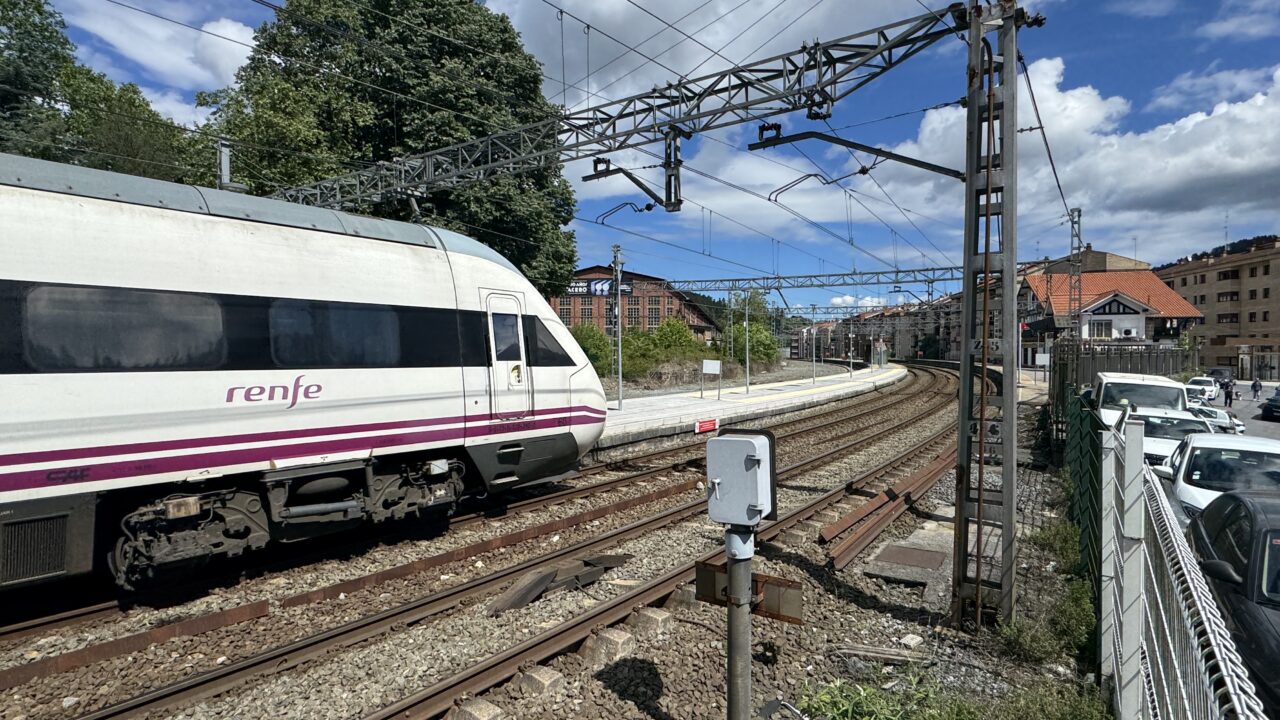 El Ayuntamiento de Ugao-Miraballes solicita una reunión urgente por la Variante Sur Ferroviaria