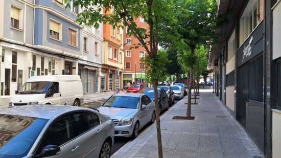 Bilbao finaliza las obras de mejora y urbanización de la calle José María Escuza en Abando
