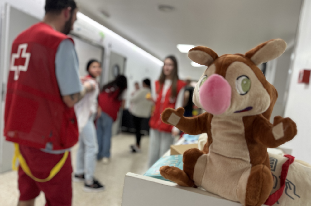 Cruz Roja atiende a más de 400 menores hospitalizados en Euskadi en lo que llevamos de año