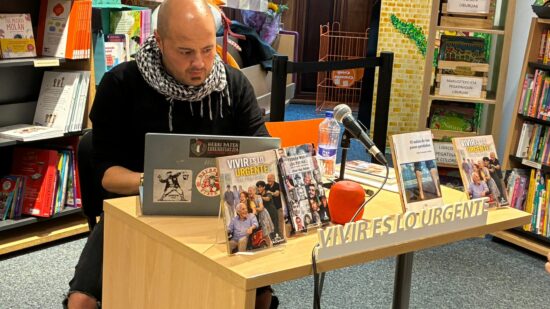 César Fernández Rollán y las ganas de contar una historia necesaria: ‘Vivir es lo urgente’