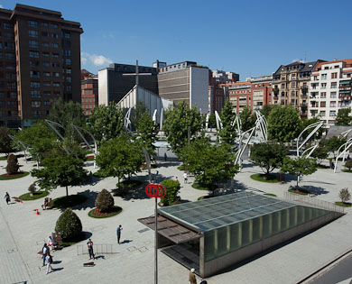 La Plaza Indautxu, a cargo de Universitario Bilbao Rugby y LARRIA Parties, acogerá la fiesta del rugby