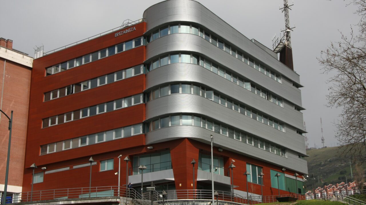 Detenido en Bilbao tras colarse en un edificio en obras y robar material de construcción