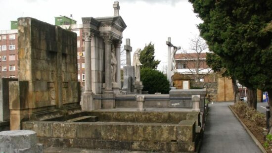 Santurtzi cuida lo esencial: el cementerio de Kabiezes se pone a punto