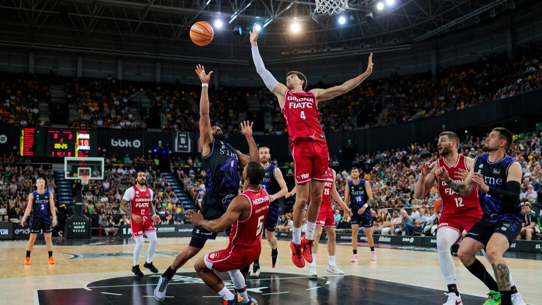 El Surne Bilbao pone vía directa al playoff tras derrotar al Girona