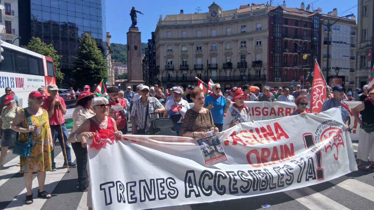 Movilización de pensionistas para lograr mejoras de accesibilidad en los trenes