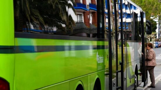 El Ayuntamiento de Barakaldo solicita líneas directas de Bizkaibus al aeropuerto y al parque tecnológico de Zamudio
