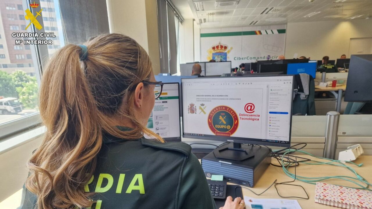 La Guardia Civil investiga en Bizkaia una ciberestafa por suplantación de correos a una empresa de Tenerife