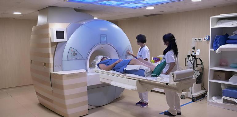 Osakidetza deriva a más de 1.700 pacientes a centros concertados para frenar el aumento de las listas de espera