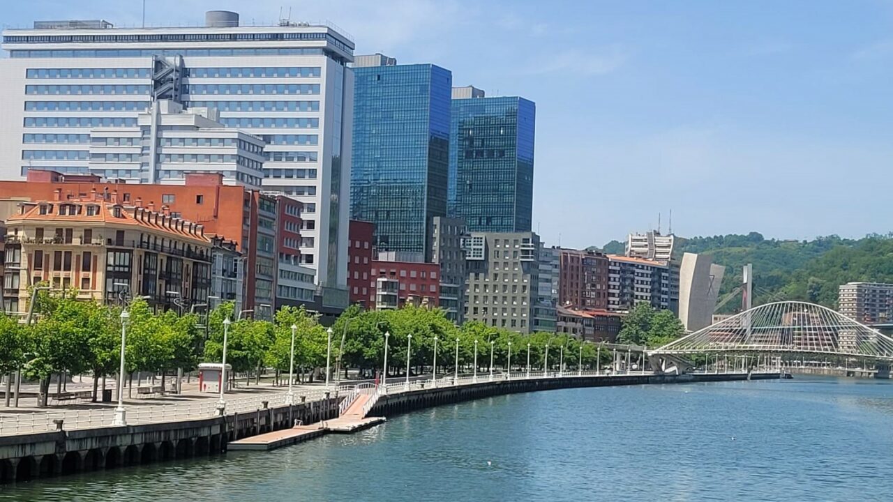 Bilbao recupera uno de sus embarcaderos más turísticos: reabre el pantalán de Pío Baroja tras su renovación