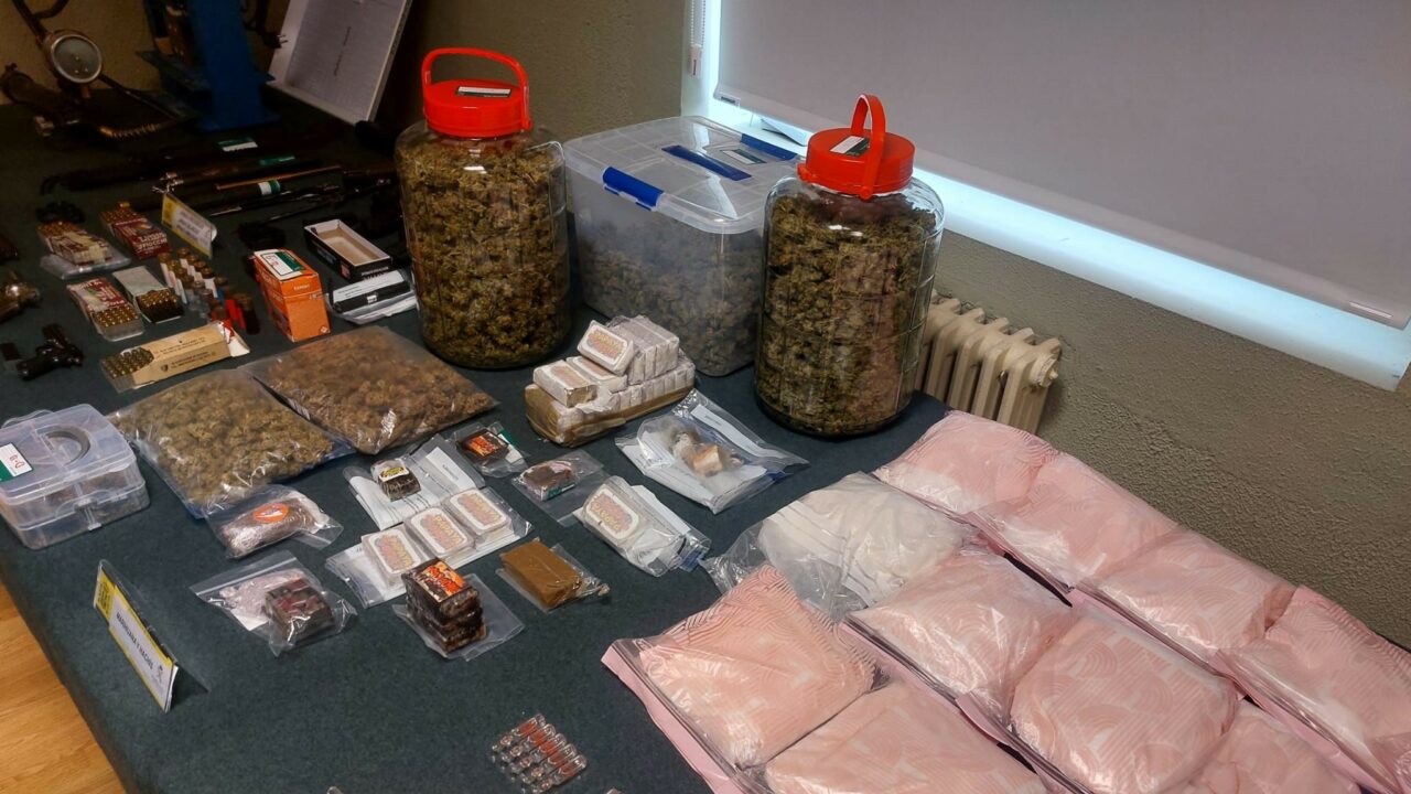 16 detenidos en una macrooperación contra el tráfico de drogas en Bizkaia, Merindades y Cantabria
