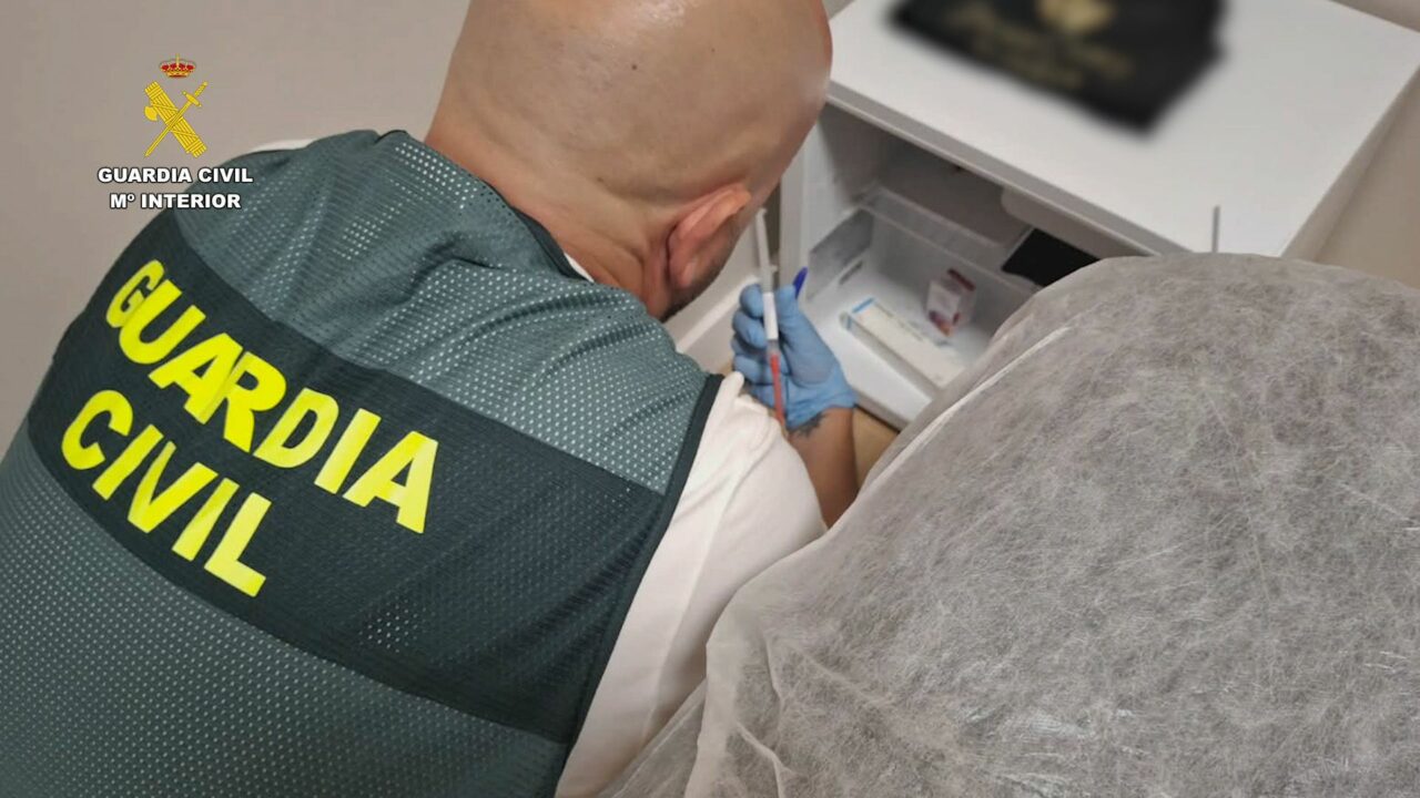 Bizkaia, epicentro de una operación contra clínicas clandestinas: intervenidas 10.000 dosis ilegales de bótox
