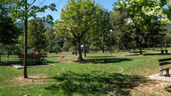 Bilbao activa las duchas de las playas verdes urbanas y estrena una zona de nebulizadores