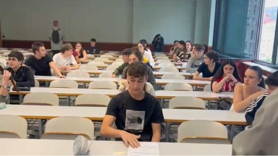 Arranca la PAU entre nervios y últimos repasos: «Es la hora de la verdad»