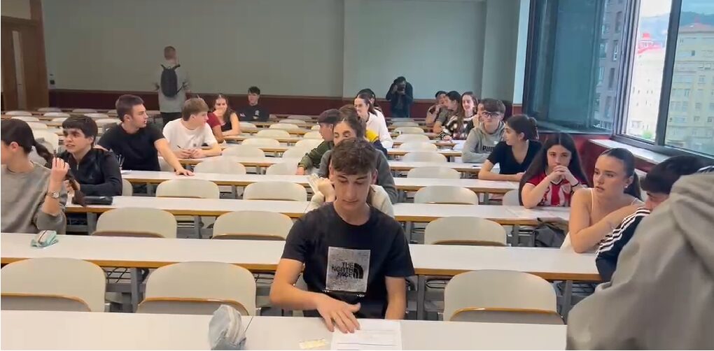 Arranca la PAU entre nervios y últimos repasos: «Es la hora de la verdad»