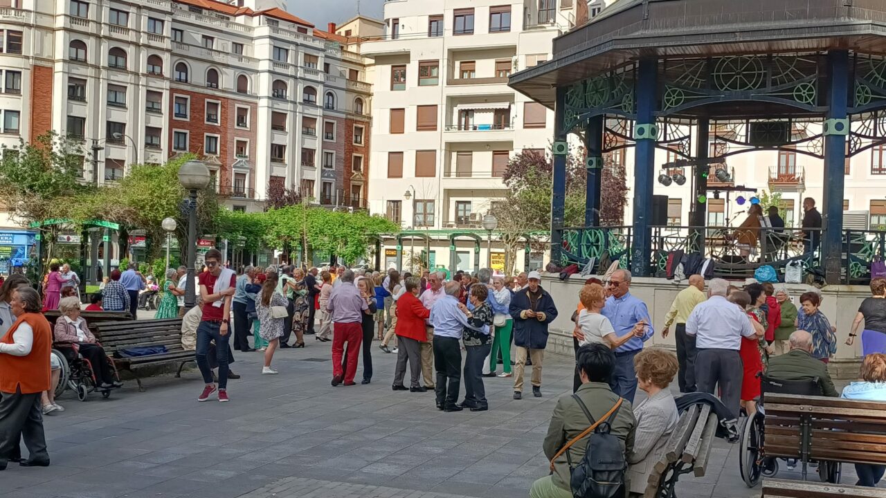 Los bailables vuelven a Bilbao: cuatro tardes de música y baile al aire libre en La Casilla en junio