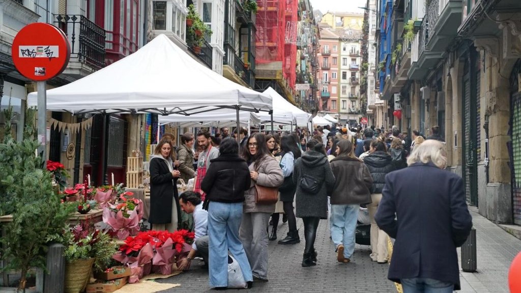Dos de Mayo Merkatua regresa a Bilbao La Vieja con artesanía, diseño y comercio local para dar la bienvenida al verano