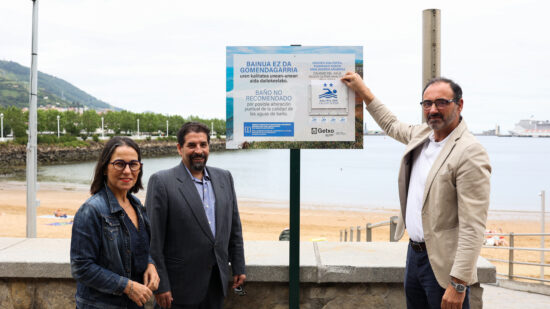 Getxo vigilará a diario la calidad del agua de la playa de Las Arenas