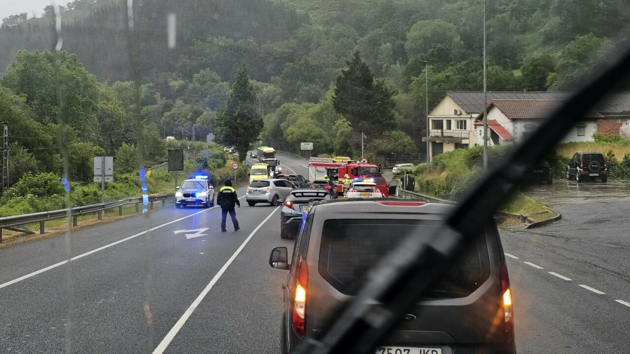 Una persona herida en un accidente en la BI-636 a la altura de Balmaseda