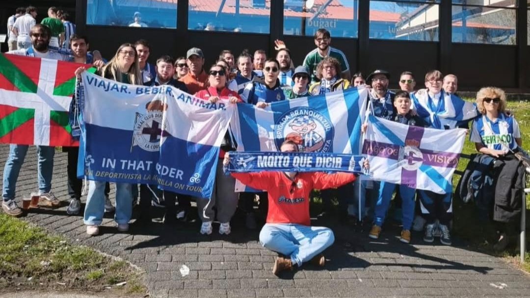 Una gabarra por el regreso del Dépor a Primera: «Teníamos que celebrarlo a la bilbaína»