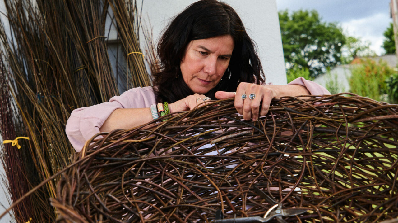 Idoia, la artesana vasca que está enamorando a España con un oficio centenario