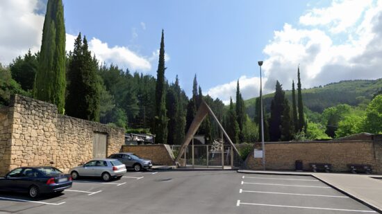 Etxebarri actualiza la normativa del cementerio para facilitar los enterramientos de vecinos y familias