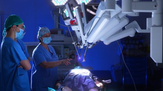 20 años del robot Da Vinci en Euskadi: la revolución quirúrgica que cambió la cirugía del cáncer