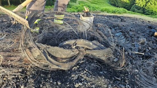 Zalla pide ayuda para aclarar el incendio del mirador del Ilso tras hallar tres neumáticos entre los restos
