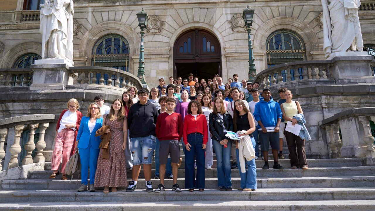 El alumnado de Bilbao presenta sus iniciativas sostenibles en el Ayuntamiento