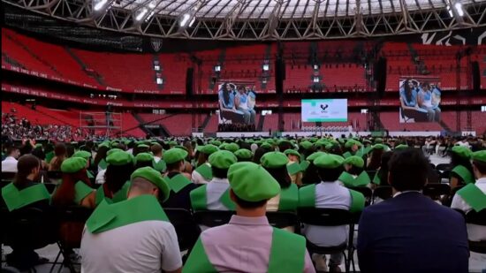 La EHU nos debía una graduación así