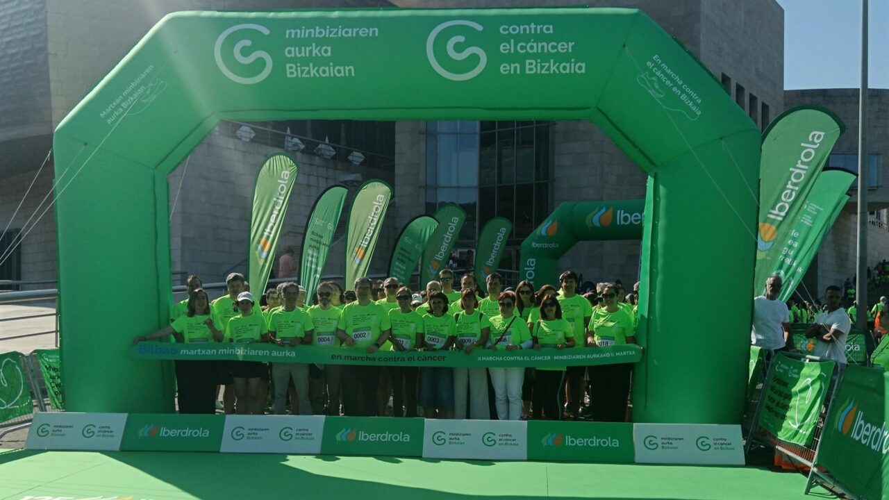 Más de 1.600 personas participan en Bilbao en la II Marcha Contra el Cáncer