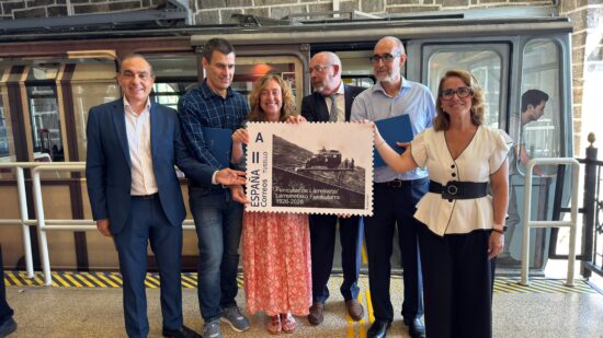 El funicular de Larreineta celebra su centenario con un sello de Correos