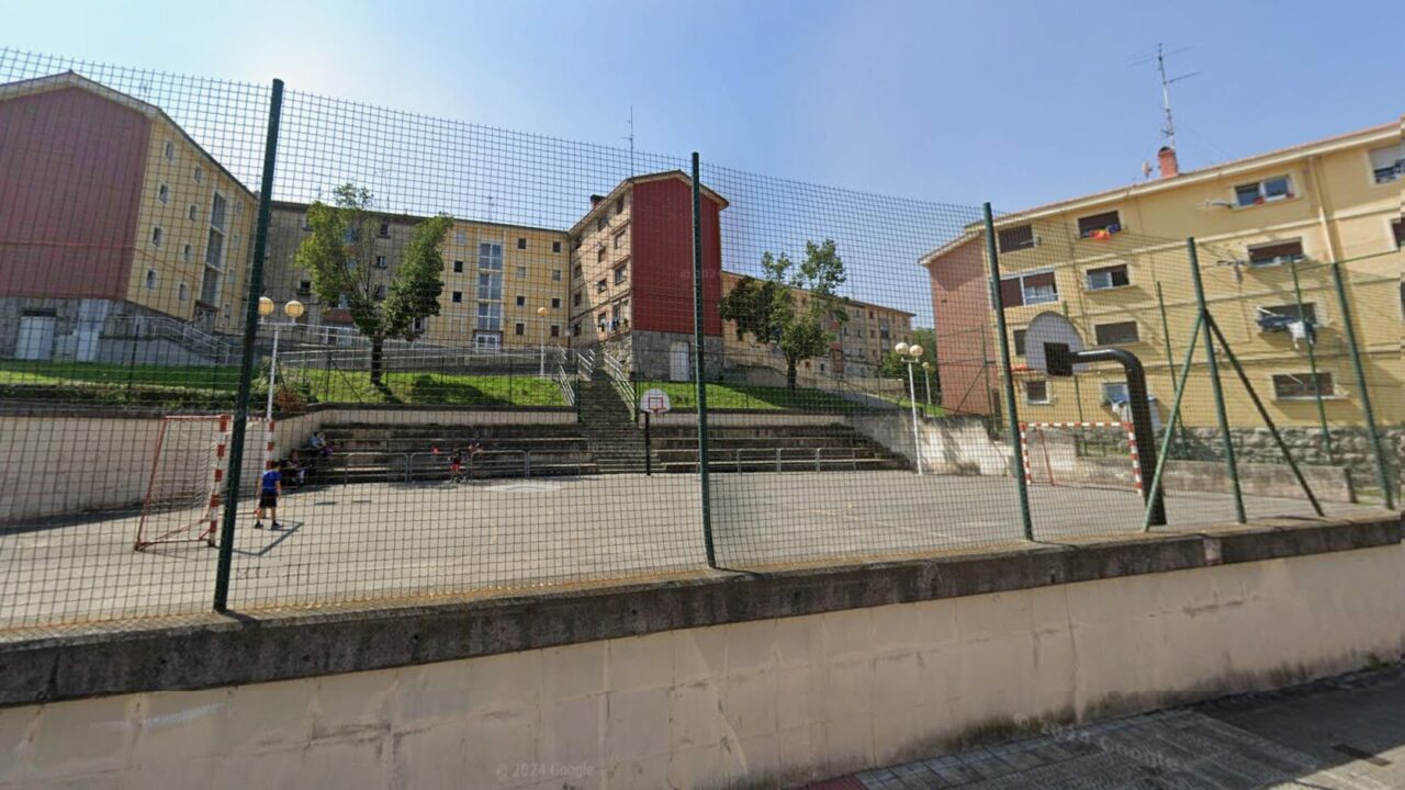 Dos detenidos y dos policías heridos tras una reyerta con más de diez implicados en Bilbao