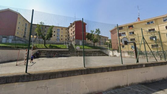 Dos detenidos y dos policías heridos tras una reyerta con más de diez implicados en Bilbao