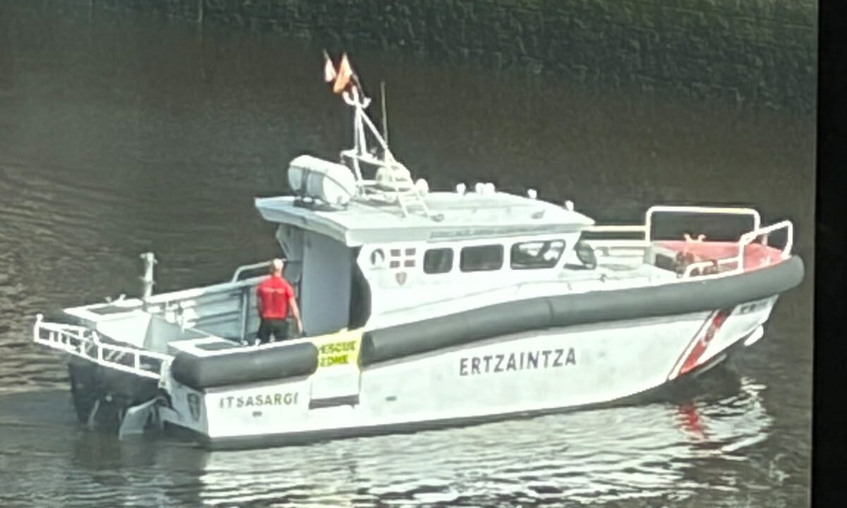 Hallan el cuerpo de una persona en la ría de Bilbao, a la altura de la Universidad de Deusto