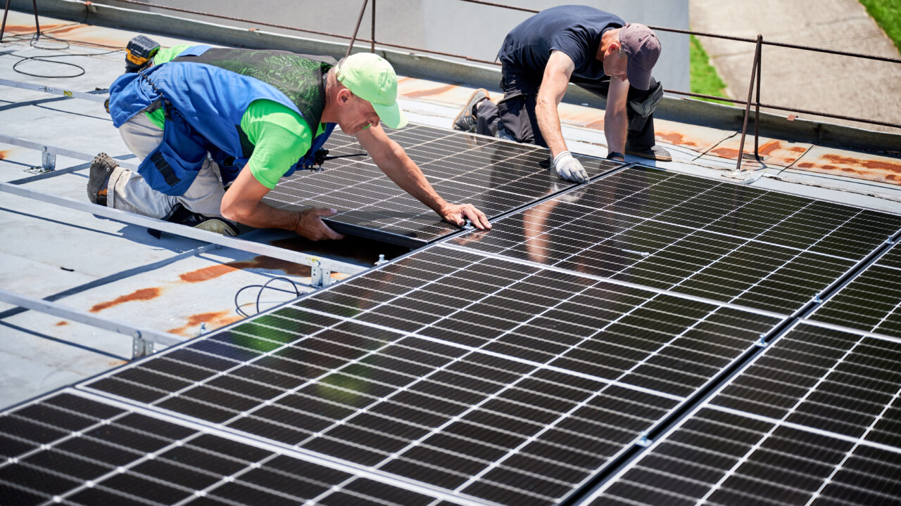 Sondika impulsa una comunidad energética con 388 placas solares que abastecerán a cerca de 270 hogares y comercios