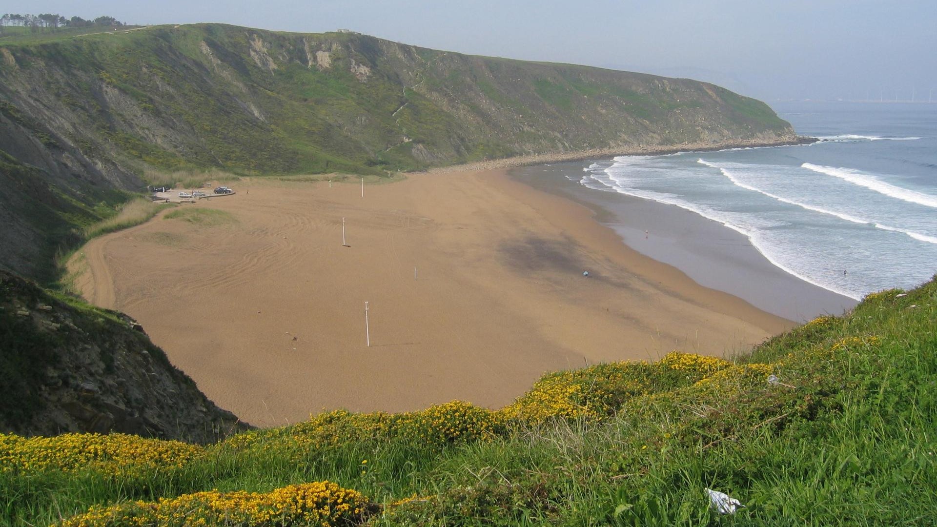 Estado de las playas de Bizkaia hoy: tres banderas rojas y tres amarillas