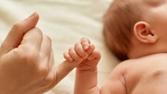 Todo lo que necesitas saber sobre la ayuda de 200 euros por hijos menores de 4 años