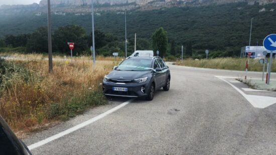 La Ertzaintza detiene a tres personas que se dieron a la fuga tras robar una cadena de oro