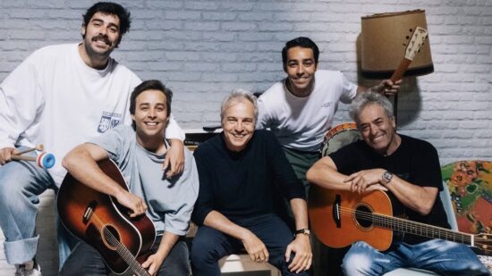 Hermanos Martínez y Hombres G unen generaciones con ‘Por qué me toca a mí’, una colaboración cargada de emoción