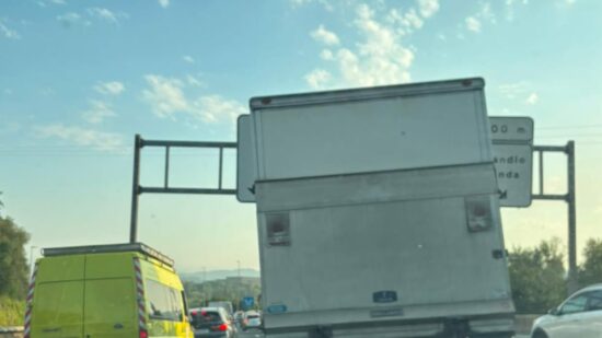 Un accidente en el desvío hacia Erandio provoca importantes retenciones en La Avanzada