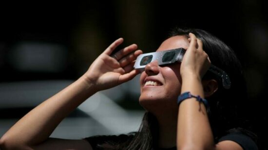 El Gobierno Vasco alerta sobre el eclipse solar del 12 de agosto: estas son las recomendaciones para verlo sin riesgos