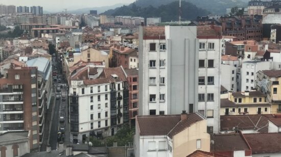 Bilbao: detenido por golpear a un hombre con una botella en San Francisco