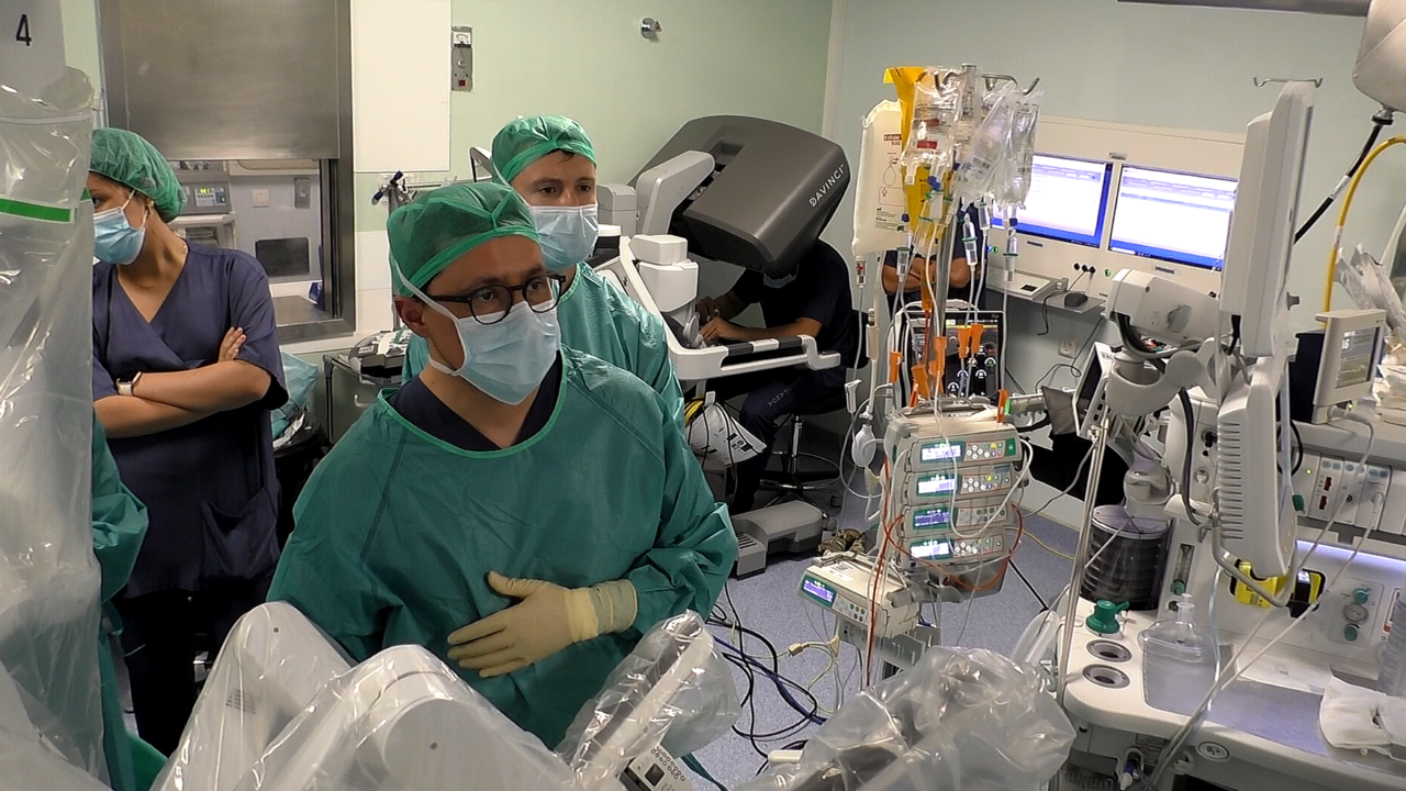 Osakidetza realiza en Cruces el primer trasplante renal con cirugía robótica de Euskadi