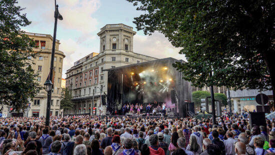 Las verbenas volverán a hacer bailar a Bilbao en Aste Nagusia con ocho noches de música en la Plaza Circular