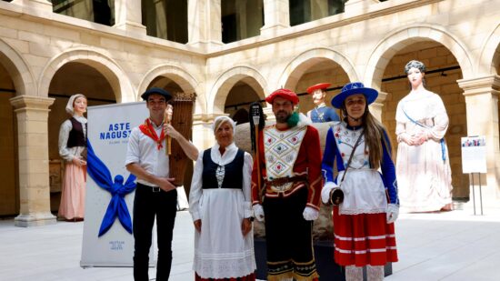 Bilbao refuerza su compromiso con Aste Nagusia y la promoción del euskal folklore